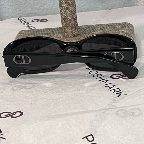 CHRISTIAN DIOR PRE-LOVED AUTHENTIC VINTAGE SIGNATURE TRADEMARK LOGO SUNGLASSES - Picture 6 of 17